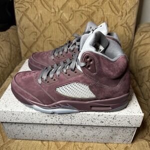 Size 10 - Air Jordan 5 Retro SE 2023 Burgundy Very Nice! With box!